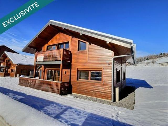 Chalet d’exception face aux montagnes, rare à saisir