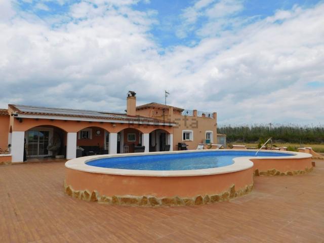 Chalet, Dolores