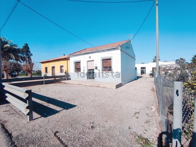 Chalet, Dolores