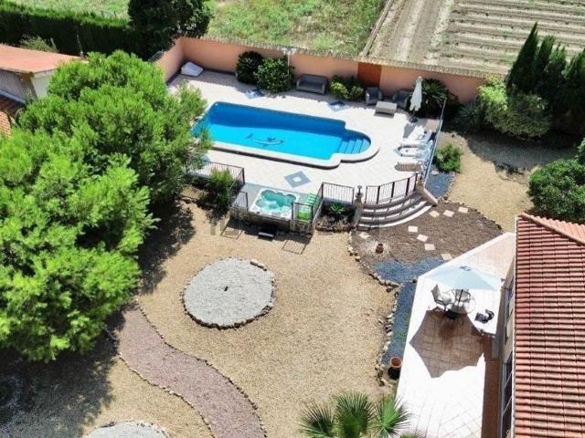 Chalet, Dolores