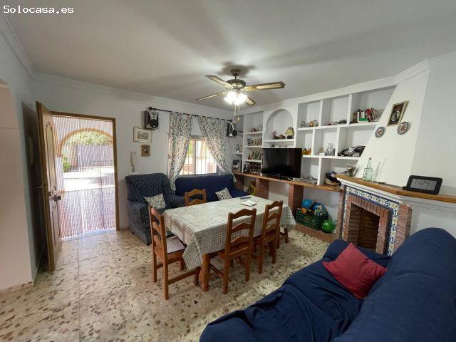 Chalet de 3 dormitorios y 1.200 m2 de parcela en el Pago Melilla