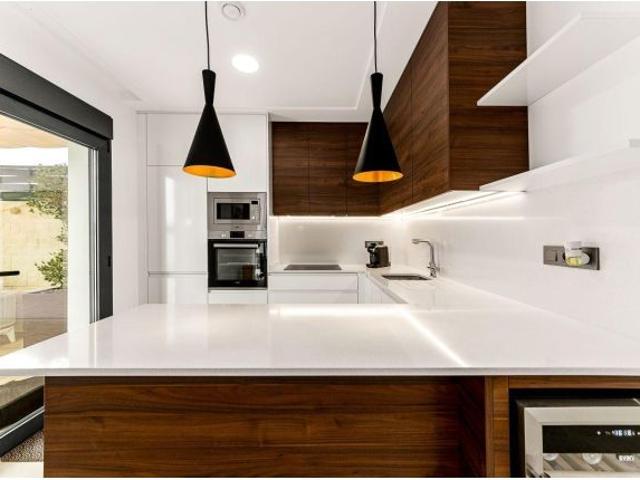 CHALET DE 2024 LISTO PARA ENTRAR A VIVIR CON PISCINA PRIVADA Y SOLÁRIUM