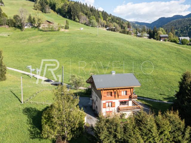 Chalet de 300 m2 à rénover Notre Dame de Bellecombe Empl