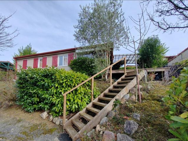 Chalet de 35 m2 + terrain dans un parc de loisir résidentiel à 8 minutes de AUCH, vendu meublé
