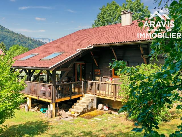 Chalet de caractère sur les hauteurs de Faverges 195m² Faverges Seythenex