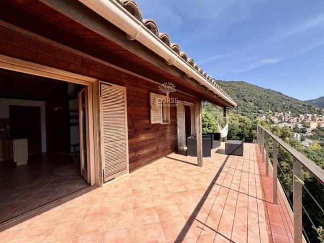 CHALET DE CHARME EN BOIS EXOTIQUE VUE PANORAMIQUE, OLMETO
