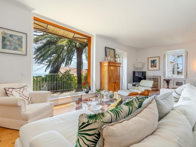 Chalet de Charme T6 com Vista Mar no Monte Estoril renovado