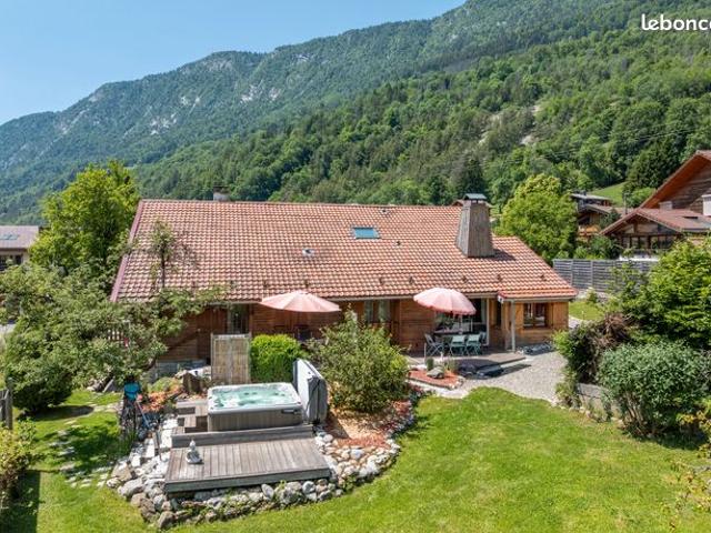 Chalet de charme 11 pièces – Gîtes au cœur des stations
