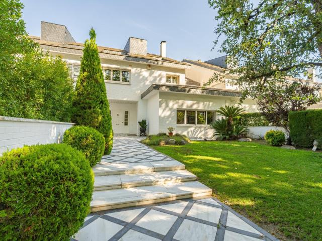 CHALET ADOSADO EN PEDRALBES, BARCELONA