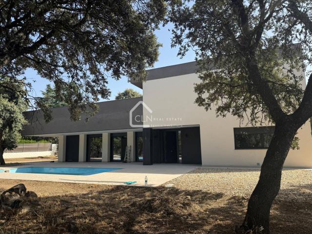 ✨ Chalet de obra nueva en esquina con piscina y aerotermia – diseño, eficiencia y exclusividad ✨