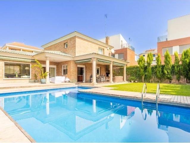 Chalet de Lujo a pocos metros del Mar en el Grau de Burriana
