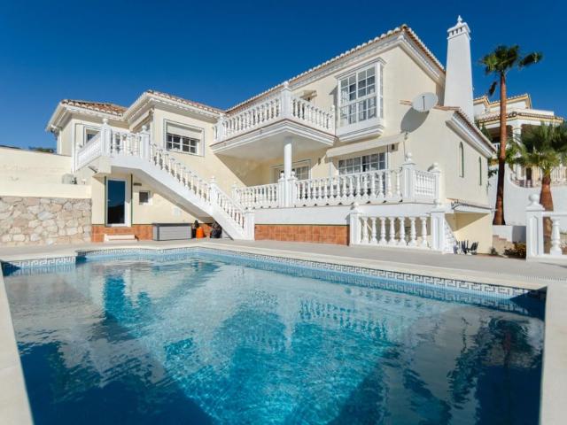 Chalet de lujo de 5 dormitorios en venta Urbanización Pueblo Vista Verde, Casa Nº13 29650 Mijas, Mijas Costa, Provincia de Málaga, Andalucía