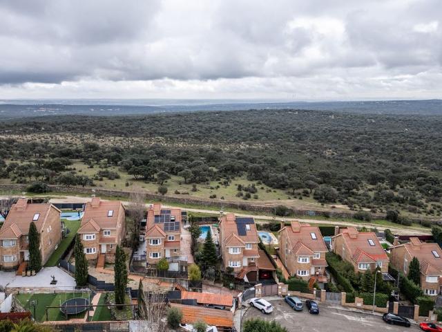 Chalet de lujo de 326 m2 en venta Torrelodones, Comunidad de Madrid