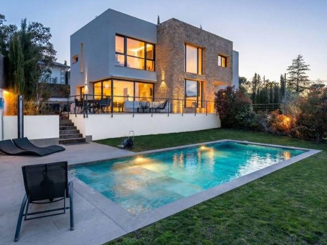Chalet de lujo de 330 m2 en venta CALLE ACEBO 10, Torrelodones, Provincia de Madrid, Comunidad de Madrid