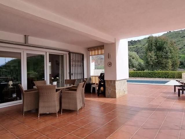 Chalet de lujo de 3 dormitorios en venta Sayalonga, Andalucía