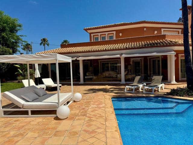 Chalet de lujo independiente con piscina privada cerca del m. 621m² Dénia