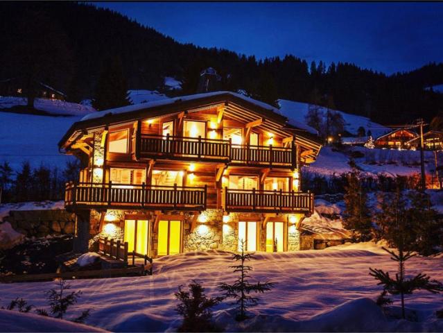 Chalet de standing Vue montagnes Proche centre & ski