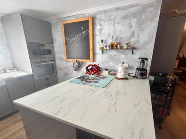 Chalet de una sola planta completamente reformado con solárium y amplia parcela en Santiago de la Ri