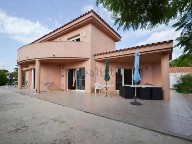 Chalet, Deltebre