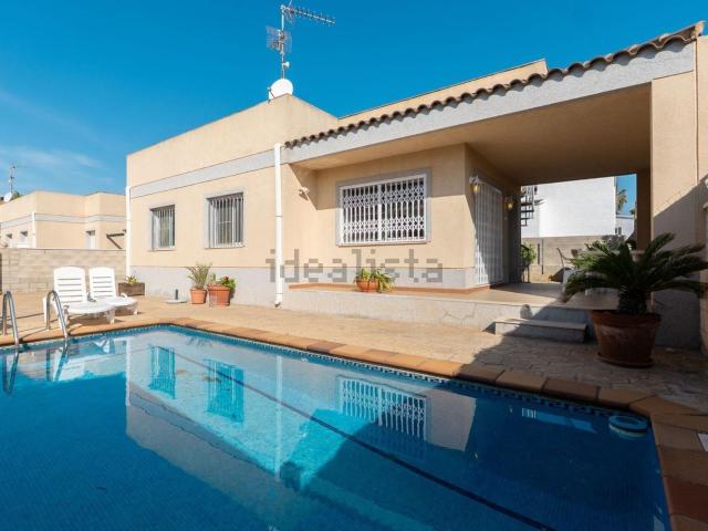 Chalet, Deltebre