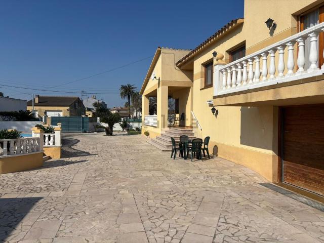 Chalet, Deltebre