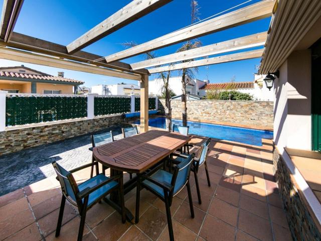 Chalet, Deltebre