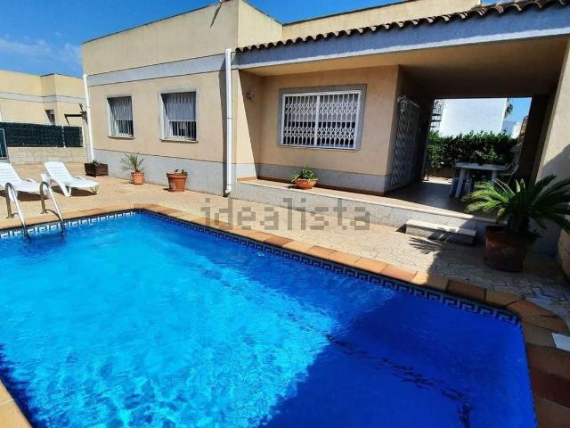 Chalet, Deltebre