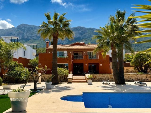 Chalet, Denia