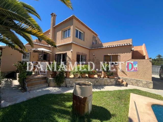 Chalet, Denia