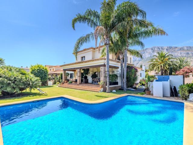 Chalet, Denia