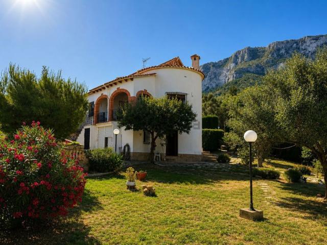 Chalet, Denia