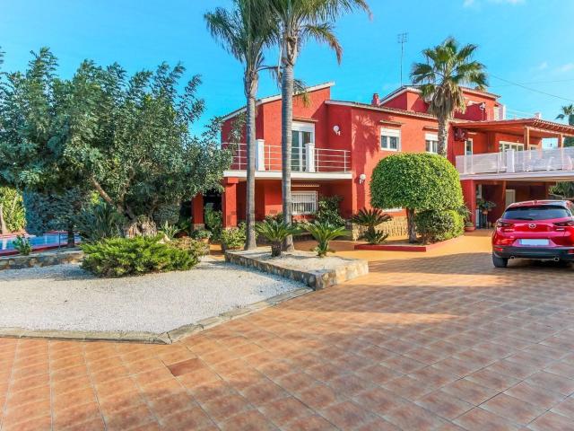 Chalet, Denia