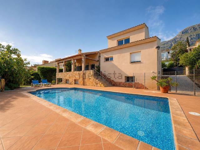 Chalet, Denia