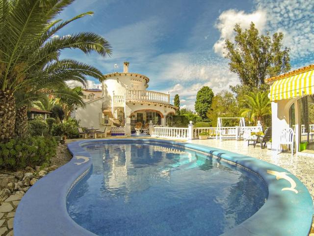 Chalet, Denia