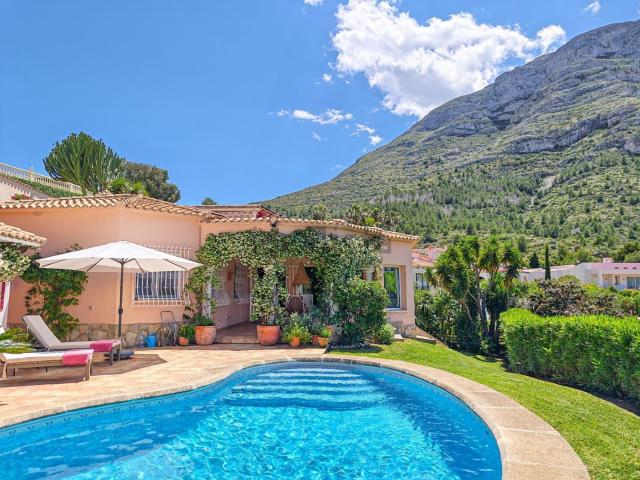 Chalet, Denia