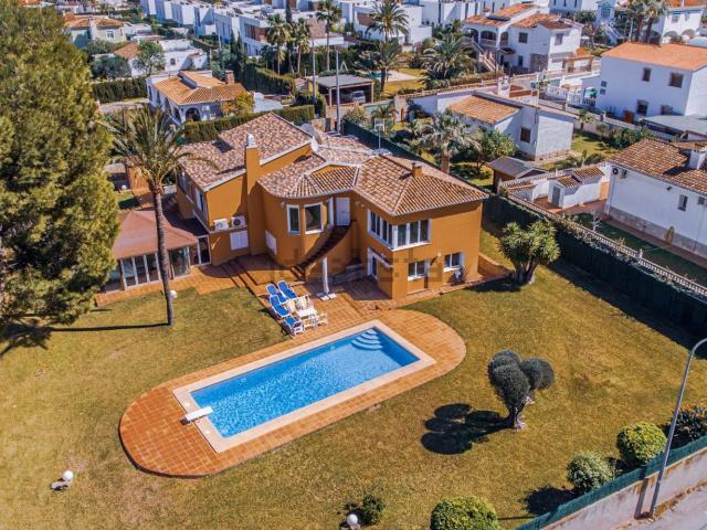 Chalet, Denia