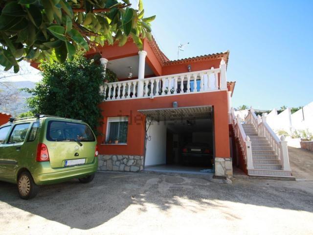 Chalet, Denia