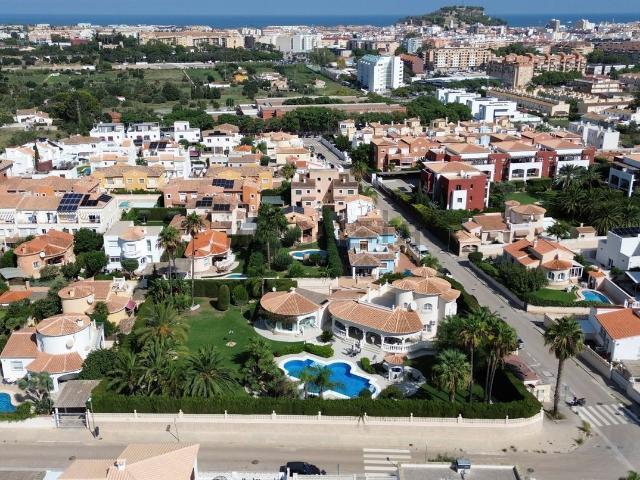 Chalet, Denia