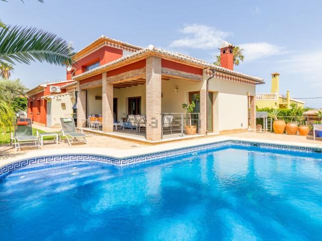 Chalet, Denia