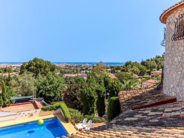 Chalet, Denia