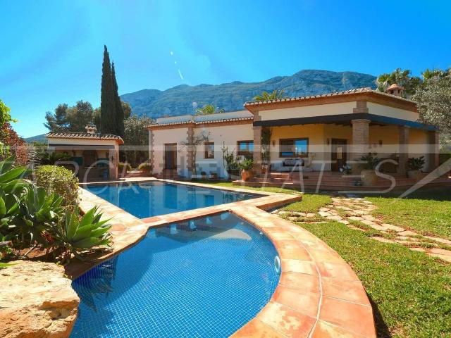 Chalet, Denia