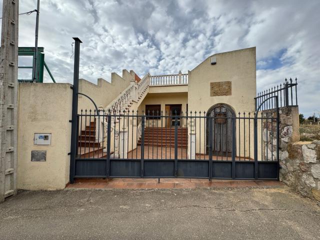 Chalet, Entrala