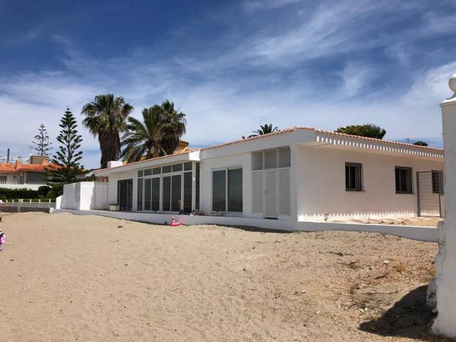 CHALET EN 1ª LINEA MAR MENOR