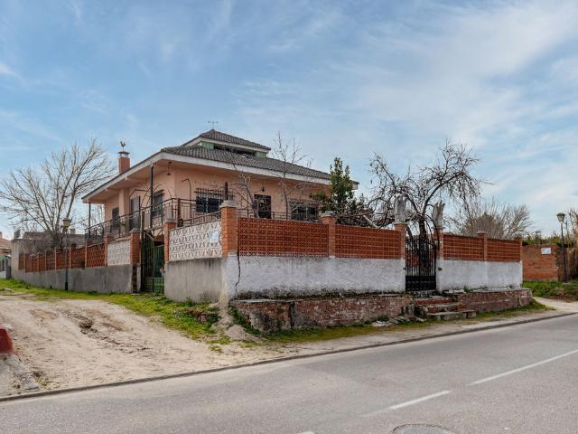 Chalet en C/ Manzaneque nº 4