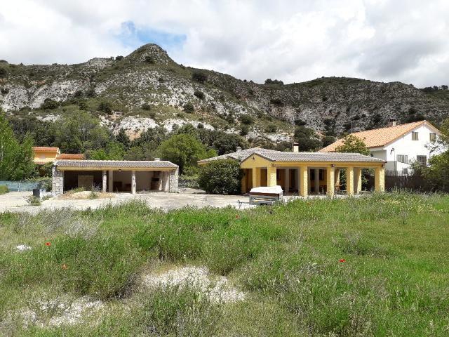 Chalet en Cm de los Paltos, Hontoba Guadalajara