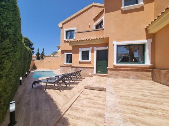 Chalet en Campoamor de alquiler en larga estancia