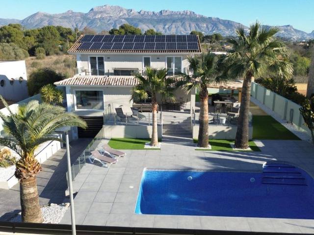 Chalet en Alfaz del Pi