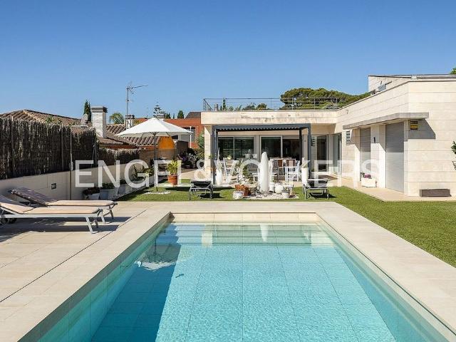 Chalet en alquiler en Cabrera de Mar, de 326 m² 4 habitaciones por 5.000