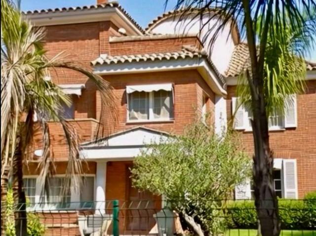 Chalet en alquiler en calle Cadaquéz&Cunit, Gavà, de 320 m² 4 habitaciones por 9.000