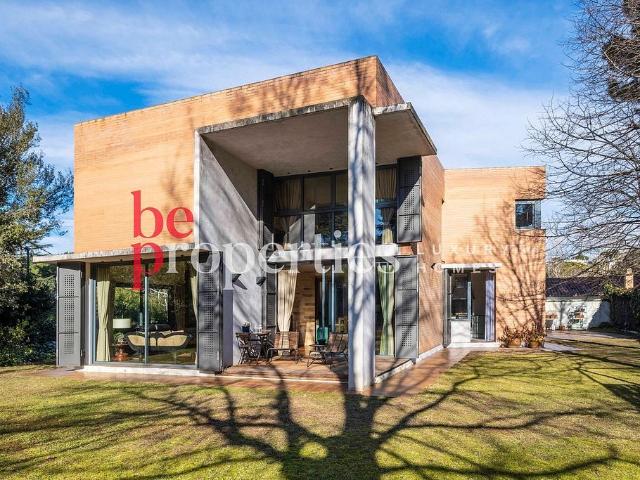 Chalet en alquiler en calle Canari, Sant Cugat del Vallès, de 350 m² 4 habitaciones por 4.500